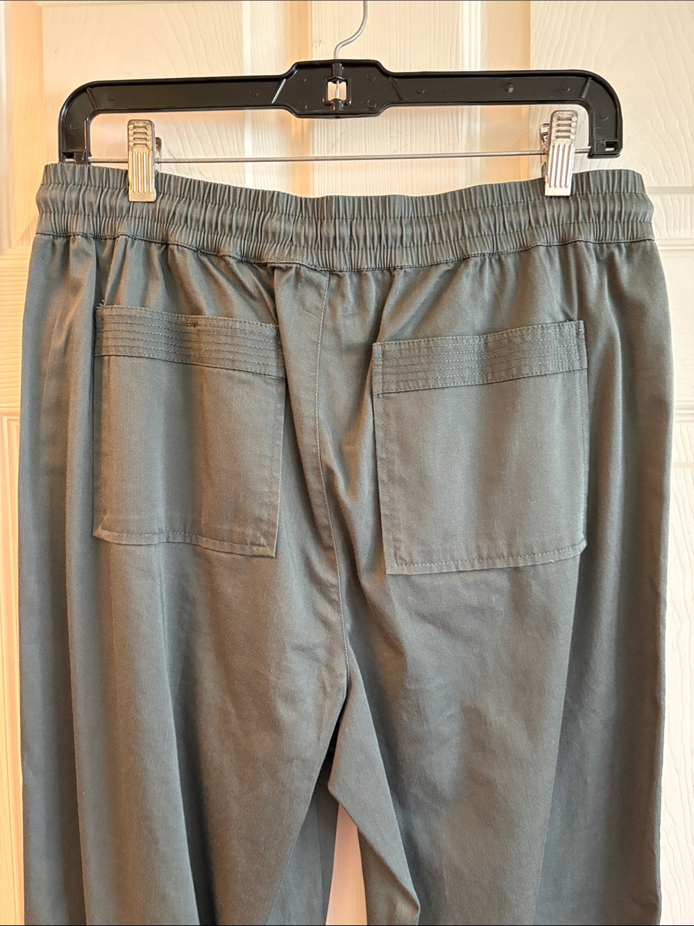 Lou & Grey NWT dark olive green pants size M - Picture 6 of 8